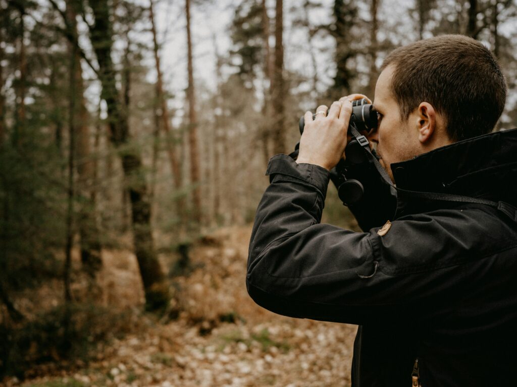 Choosing the Best Bird Watching Binoculars for You | Buffalo Audubon